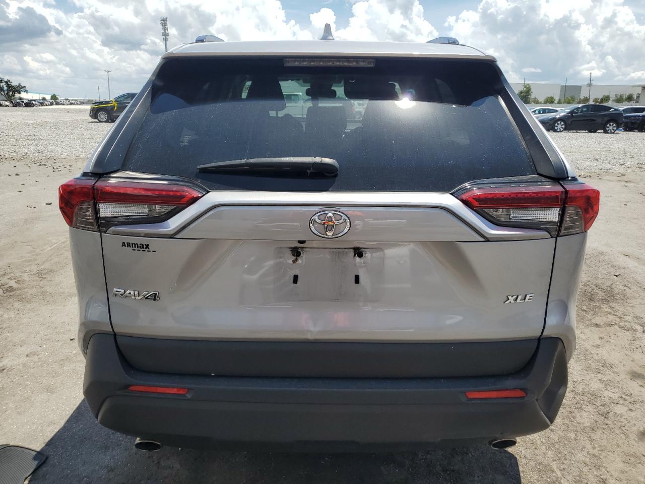 2021 Toyota Rav4 Xle VIN: JTMW1RFV7MD062055 Lot: 62943995