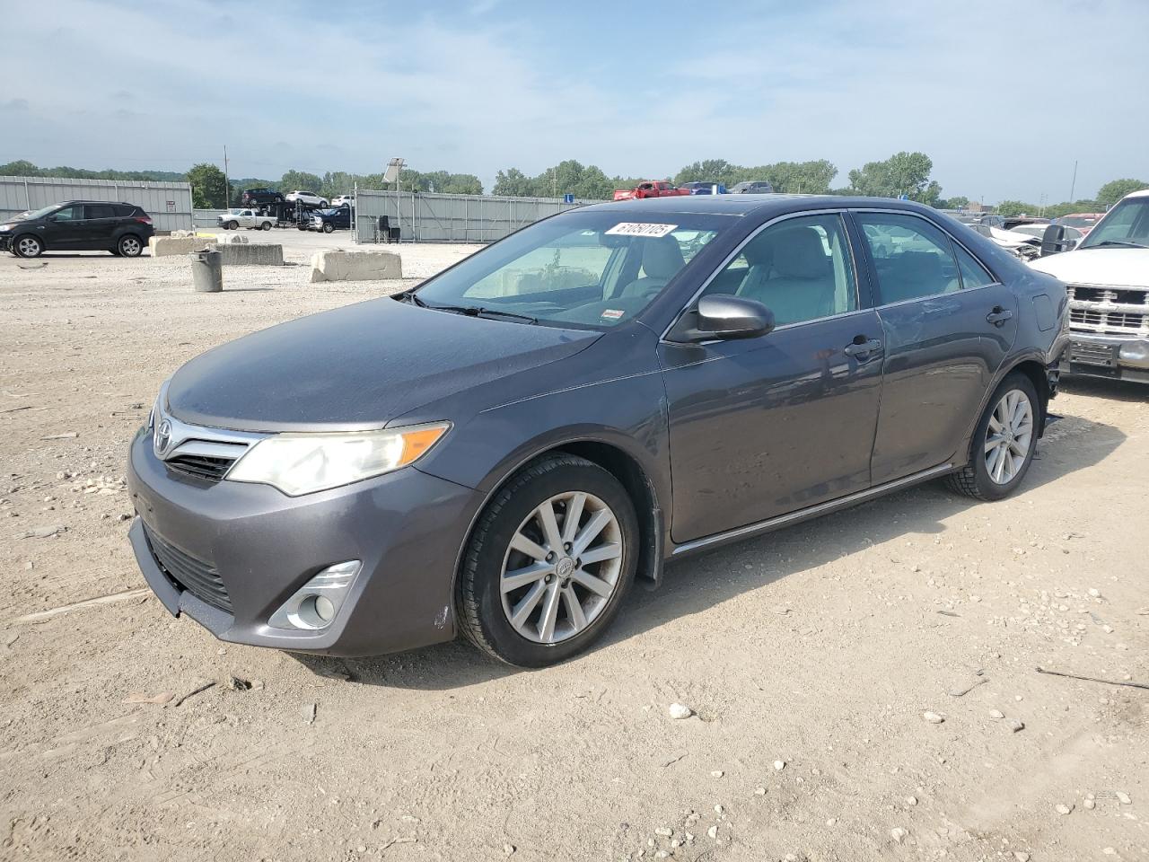 2012 Toyota Camry Base продається в Kansas City, KS - Rear End