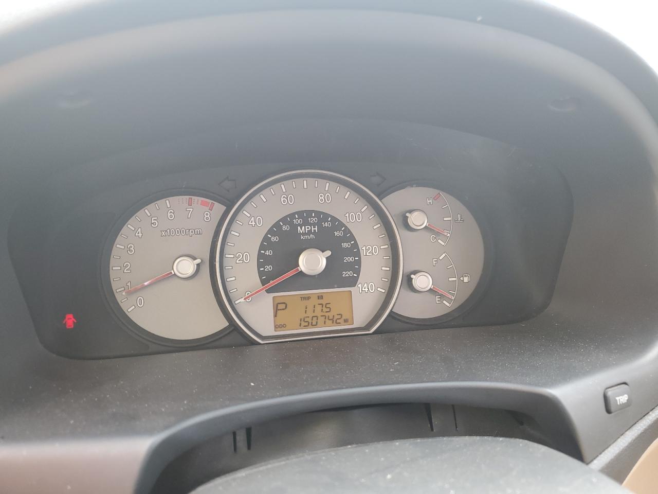 2007 Kia Rondo Base VIN: KNAFG525377087886 Lot: 60446095