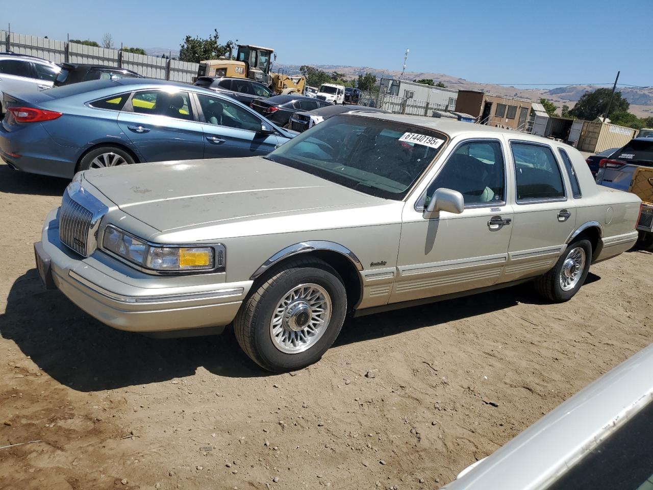 1997 Lincoln Town Car Executive zu verkaufen in San Martin, CA - Minor Dent/Scratches