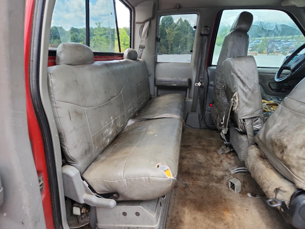 1998 Chevrolet Gmt-400 C1500 VIN: 2GBEC19R5W1206999 Lot: 62005735