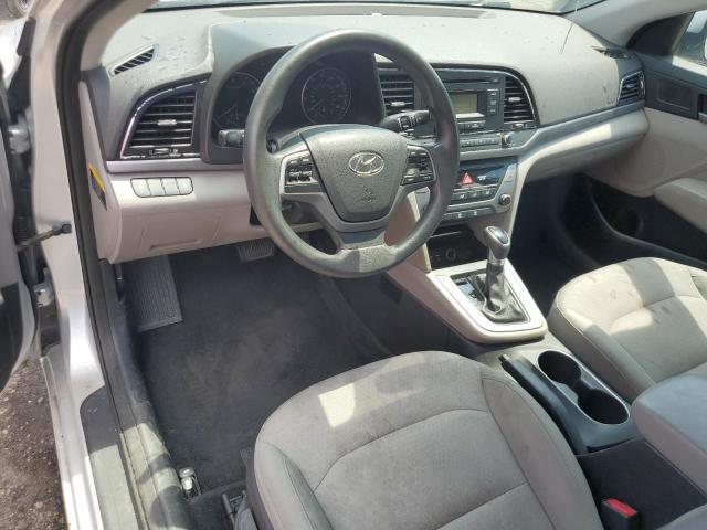 Sedans HYUNDAI ELANTRA 2017 Srebrny