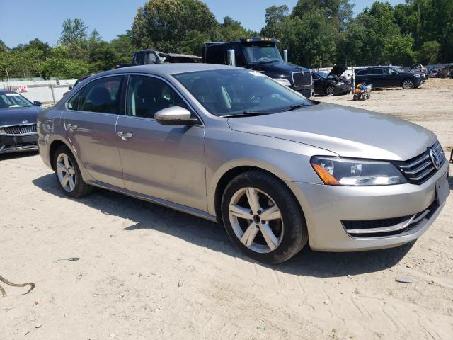 Sedans VOLKSWAGEN PASSAT 2012 Silver