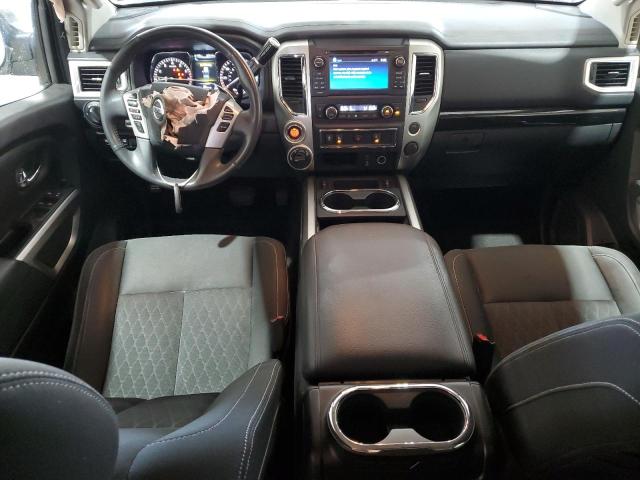  NISSAN TITAN 2017 Biały