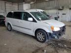 2011 Chrysler Town & Country Touring na sprzedaż w Franklin, WI - Front End