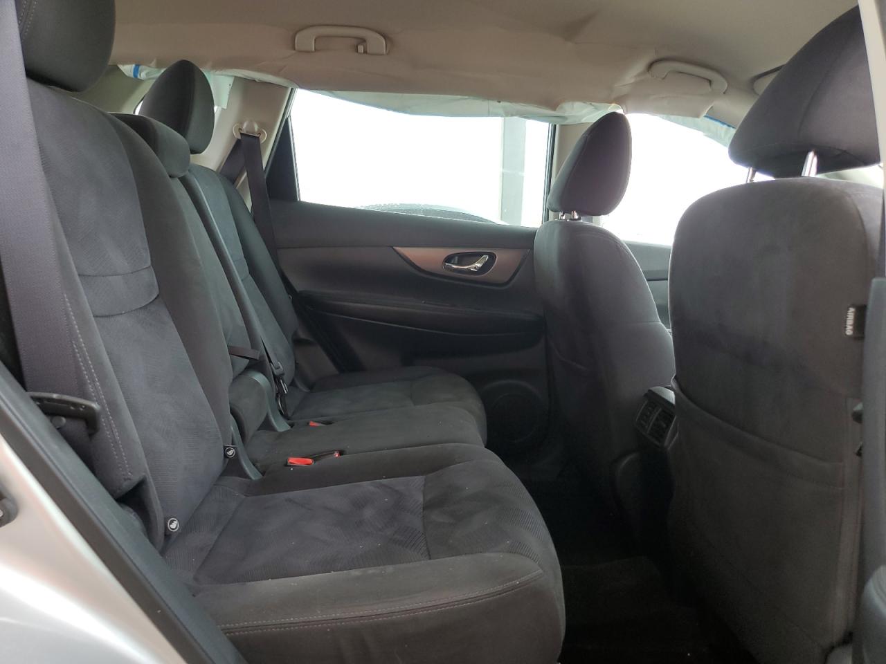 2015 Nissan Rogue S VIN: KNMAT2MV9FP589207 Lot: 62770725
