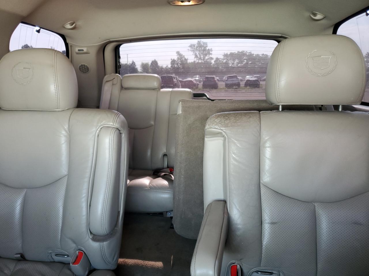 2005 Cadillac Escalade Luxury VIN: 1GYEK63N85R276448 Lot: 60688025