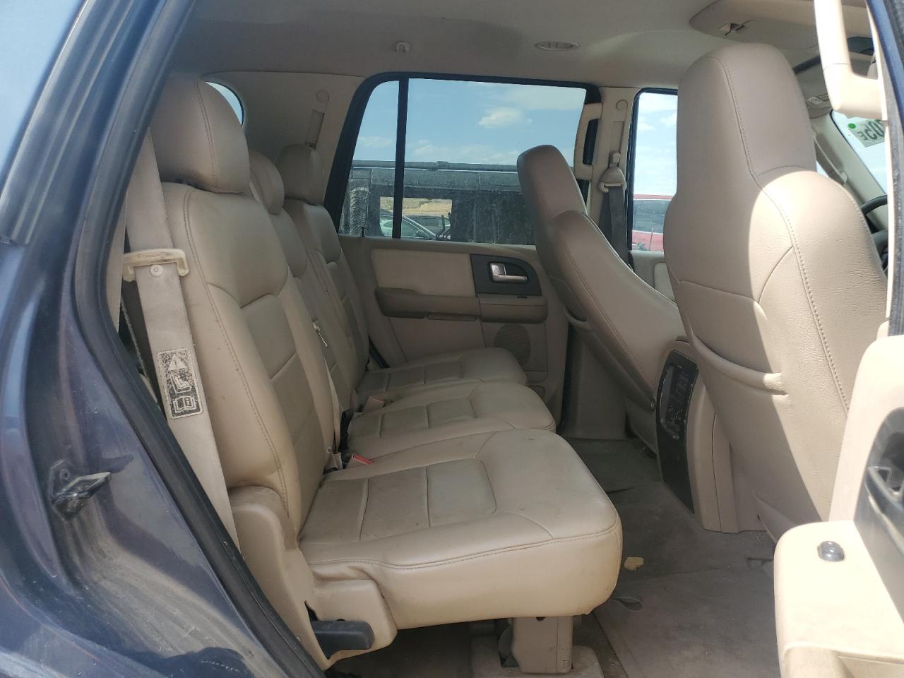 2004 Ford Expedition Xlt VIN: 1FMPU16L94LA55055 Lot: 61635705