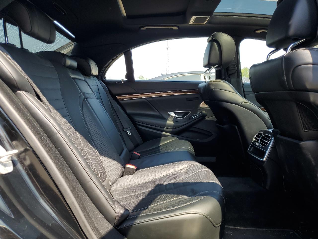 2015 Mercedes-Benz S 550 VIN: WDDUG8CB6FA156254 Lot: 59621025
