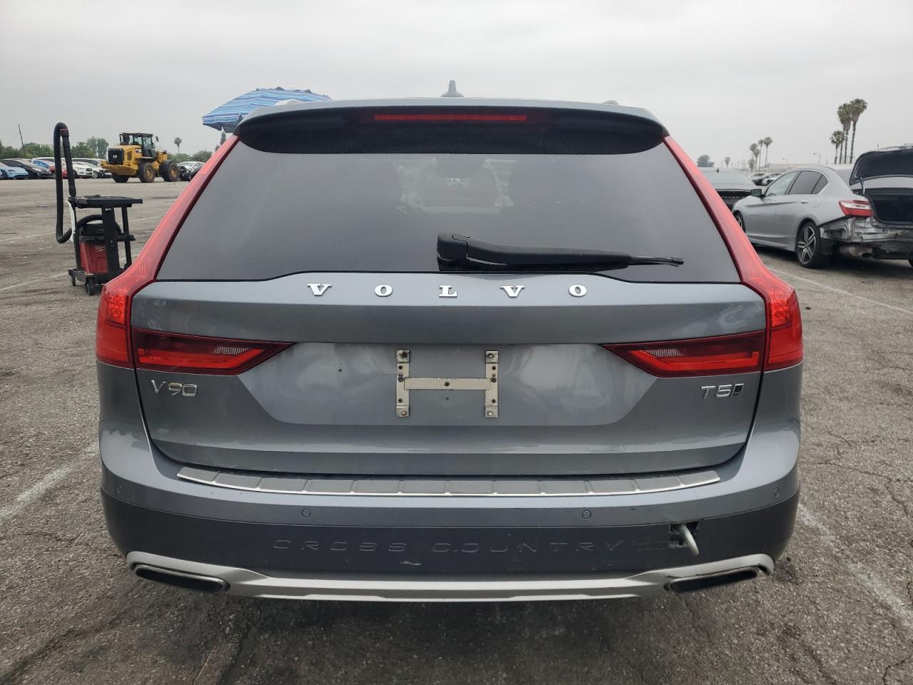 2018 Volvo V90 Cross Country T5 Momentum VIN: YV4102NK9J1027622 Lot: 59911955