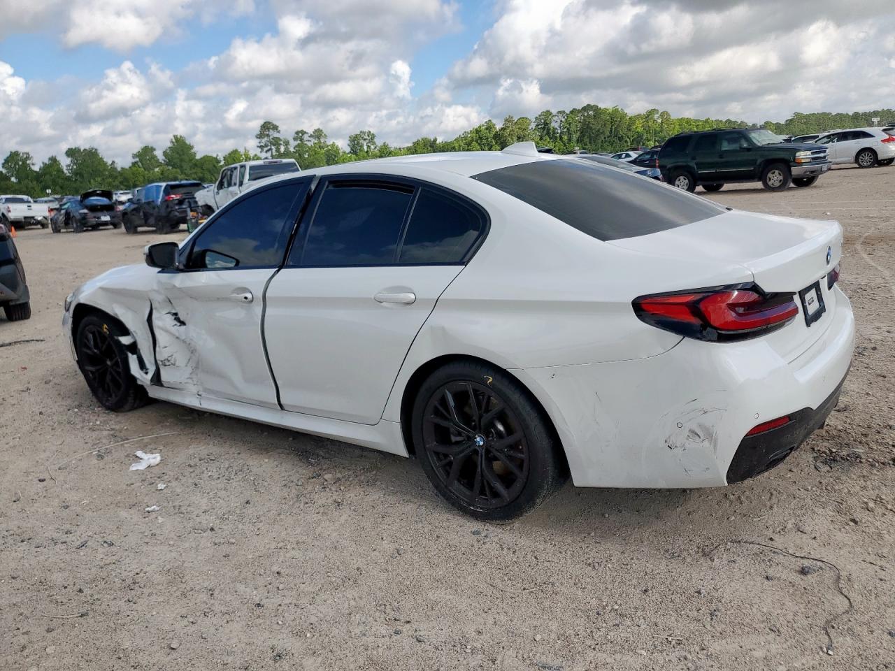 BMW 5 SERIES 2022 VIN WBA53BH03NCJ21136 фото 2