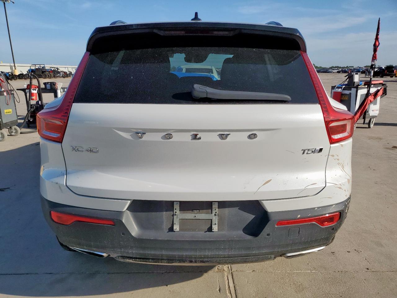 2019 Volvo Xc40 T5 R-Design VIN: YV4162UM3K2120035 Lot: 62772035