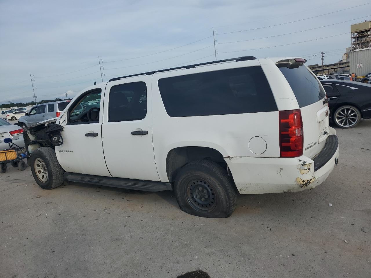CHEVROLET SUBURBAN 2011 VIN 1GNSC5E07BR165023 zdjęcie 2