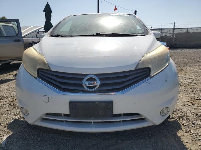 Hatchbacks NISSAN VERSA 2016 Biały