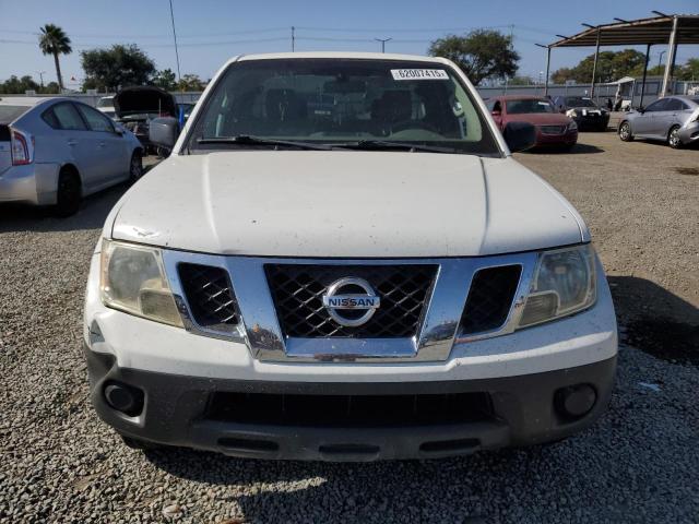 Pickups NISSAN FRONTIER 2015 Biały