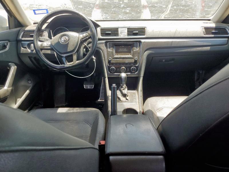  VOLKSWAGEN PASSAT 2016 Szary