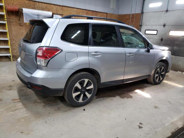  SUBARU FORESTER 2017 Srebrny