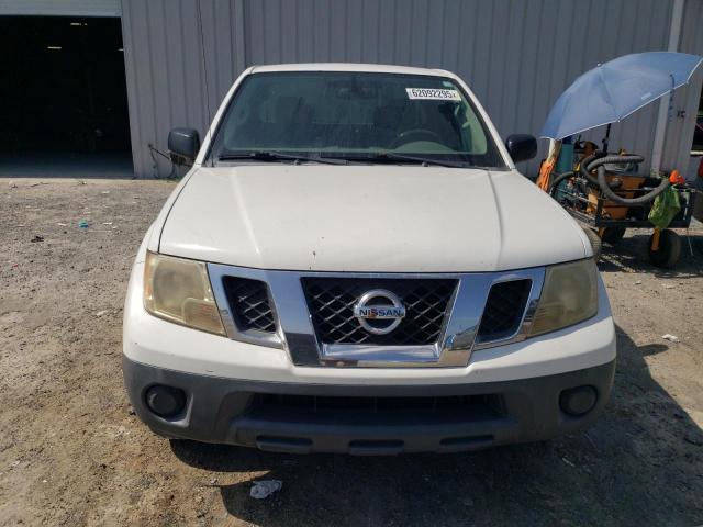 Pickups NISSAN FRONTIER 2013 Biały