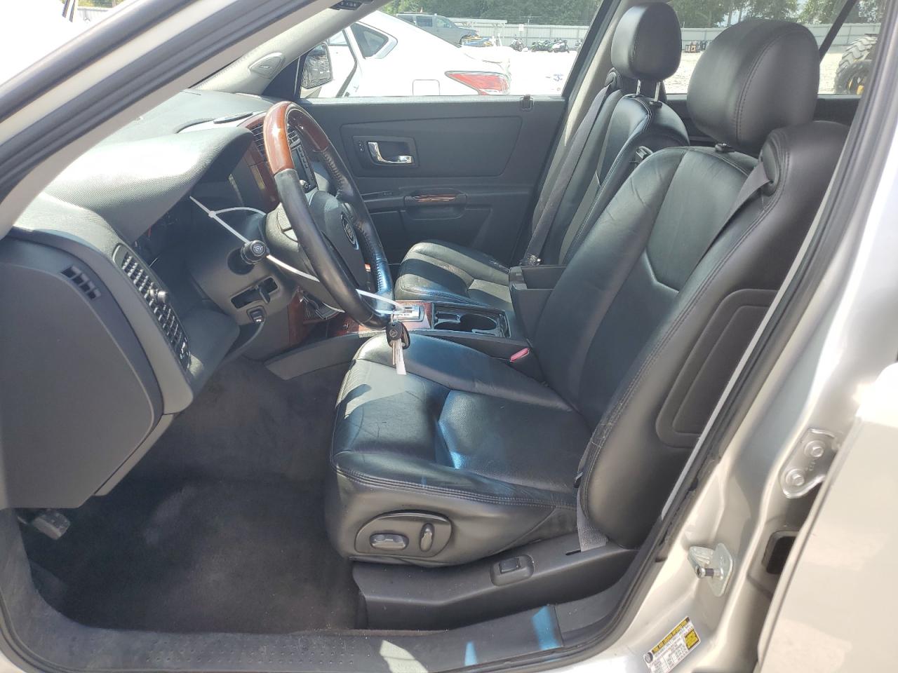 2004 Cadillac Srx VIN: 1GYEE637740172805 Lot: 59947525