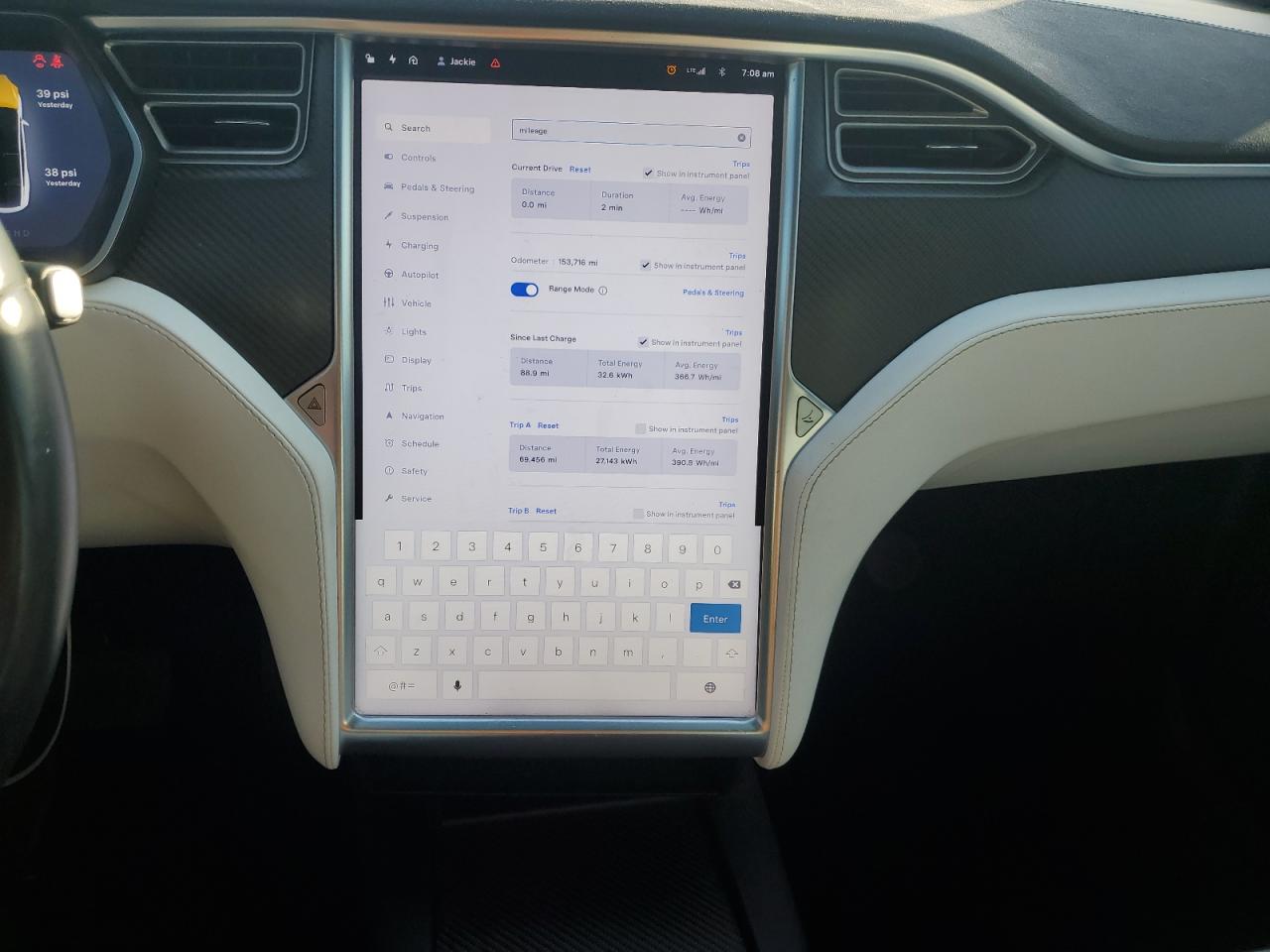 2017 Tesla Model X VIN: 5YJXCAE2XHF055042 Lot: 60286955
