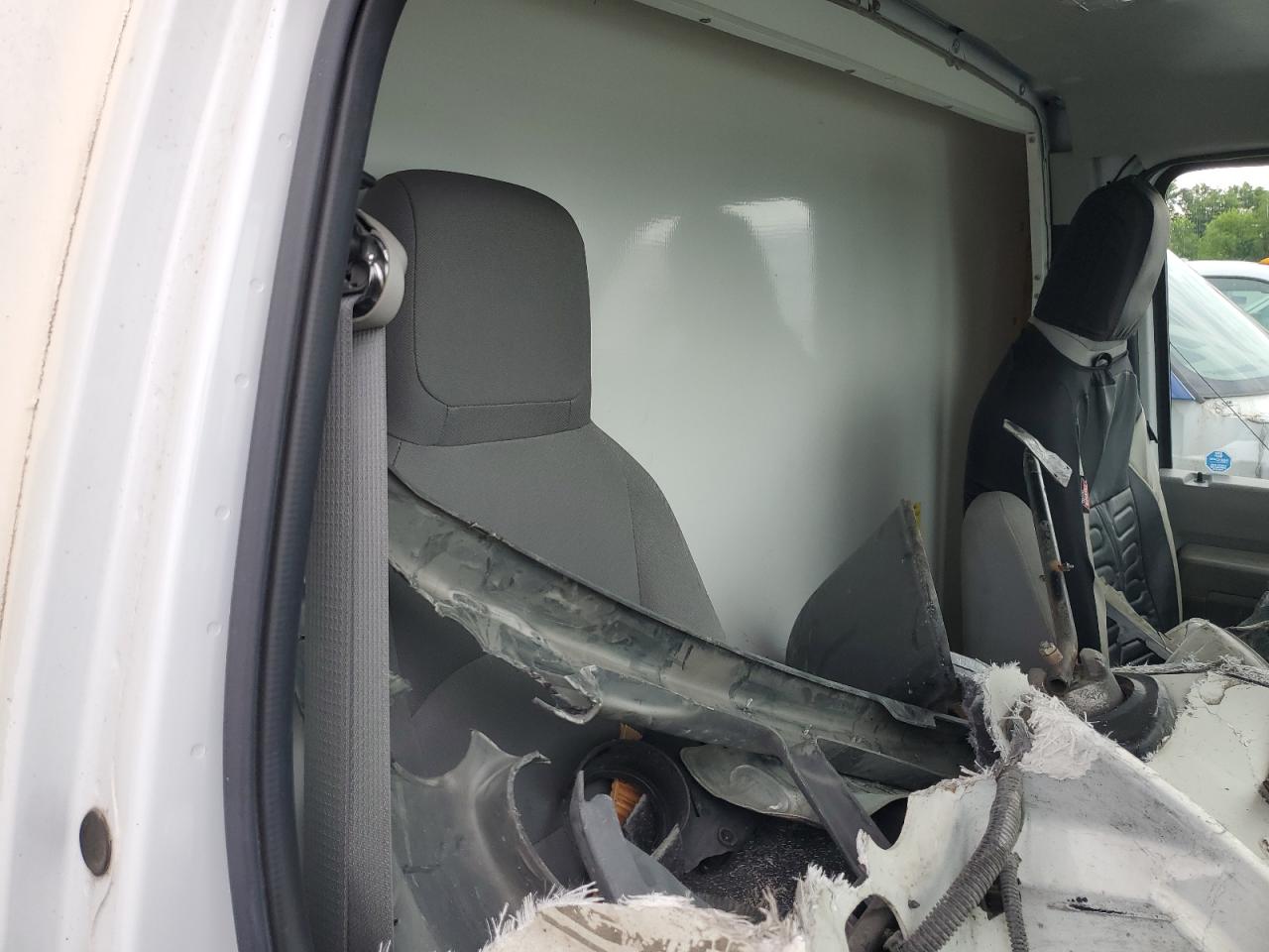 2019 Ford Econoline E350 Super Duty Cutaway Van VIN: 1FDWE3F60KDC29360 Lot: 62153815