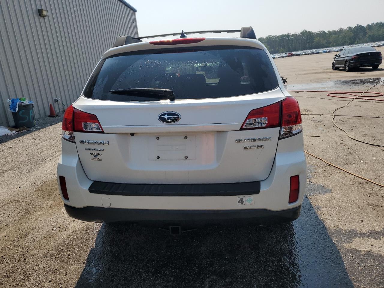 2011 Subaru Outback 3.6R Limited VIN: 4S4BRDLC1B2441098 Lot: 59355905