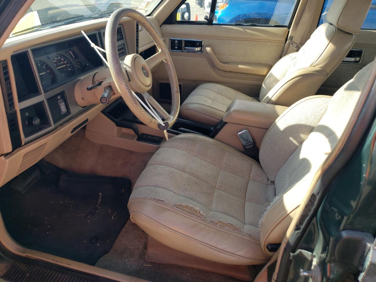1992 Jeep Cherokee Laredo VIN: 1J4FJ58S5NL231258 Lot: 61576595