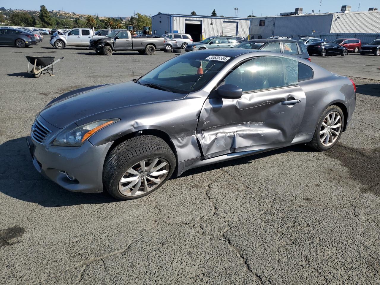 Vallejo, CA에서 판매 중인 2013 Infiniti G37 Journey - Side