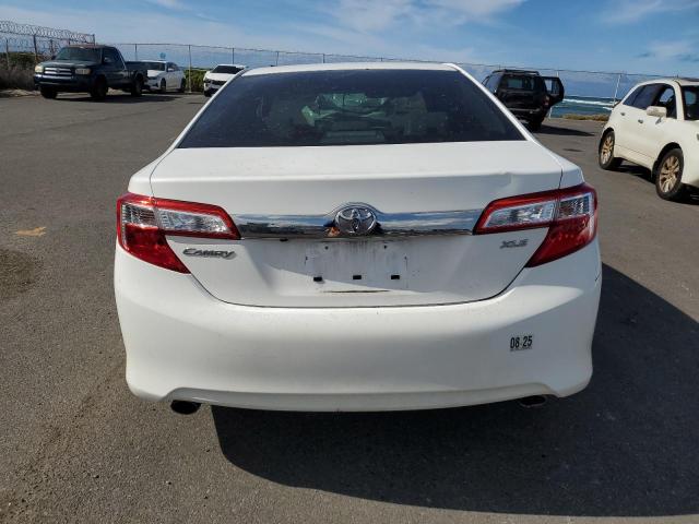 Sedans TOYOTA CAMRY 2014 White