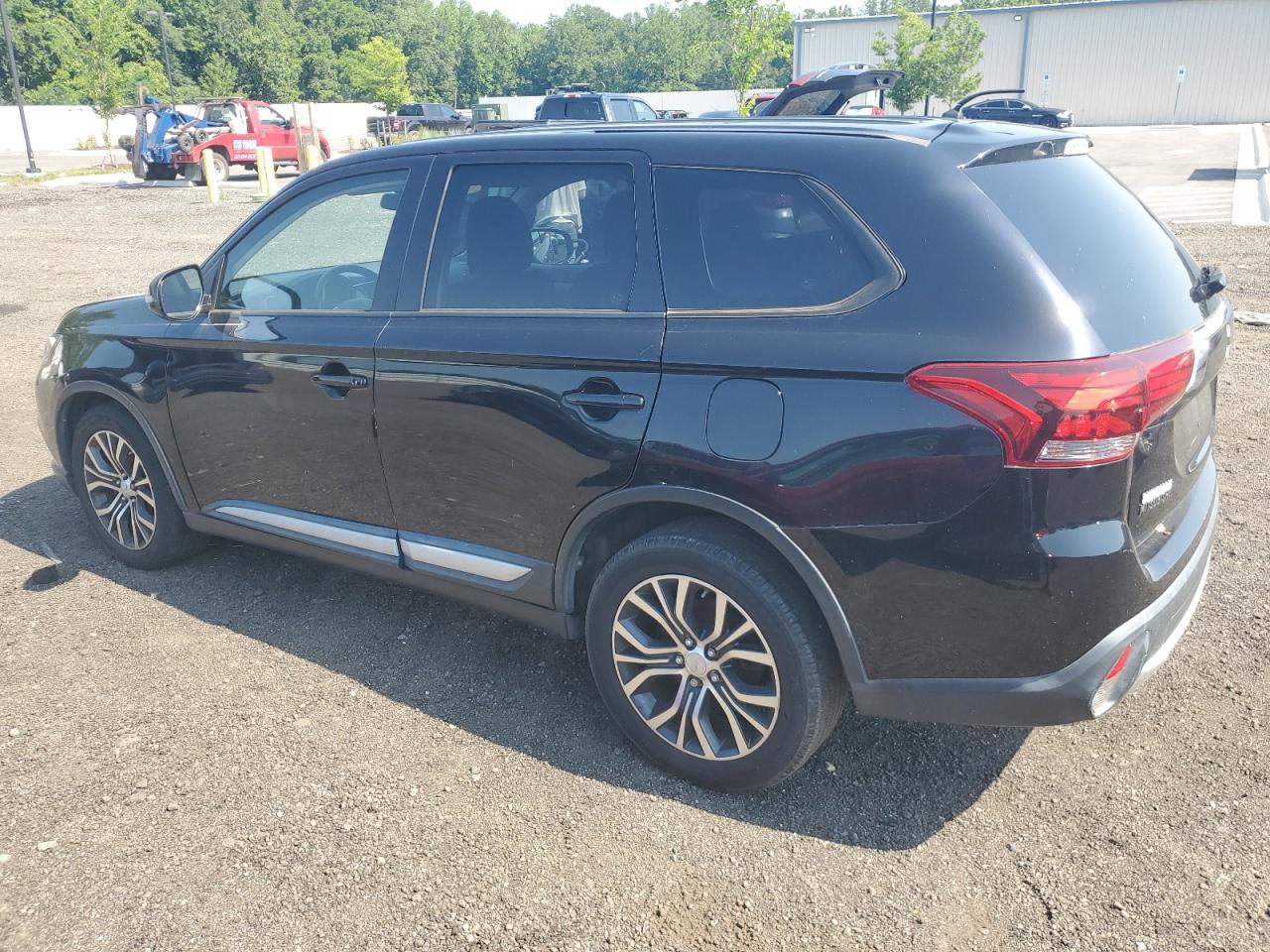 MITSUBISHI OUTLANDER 2016 VIN JA4AD3A31GZ012340 фото 2
