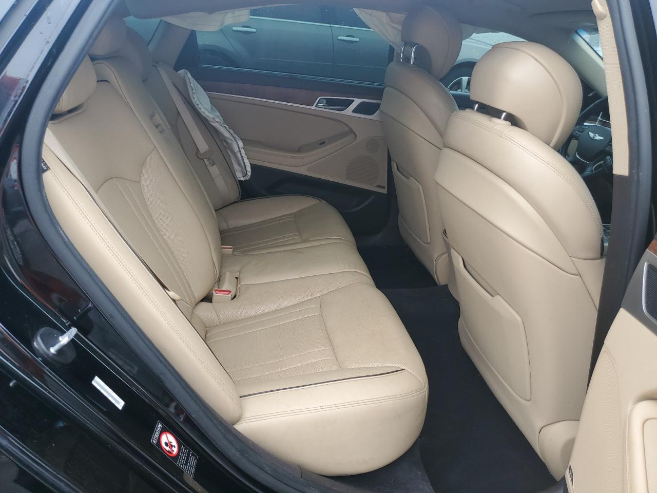 2015 Hyundai Genesis 3.8L VIN: KMHGN4JE9FU018589 Lot: 59852365