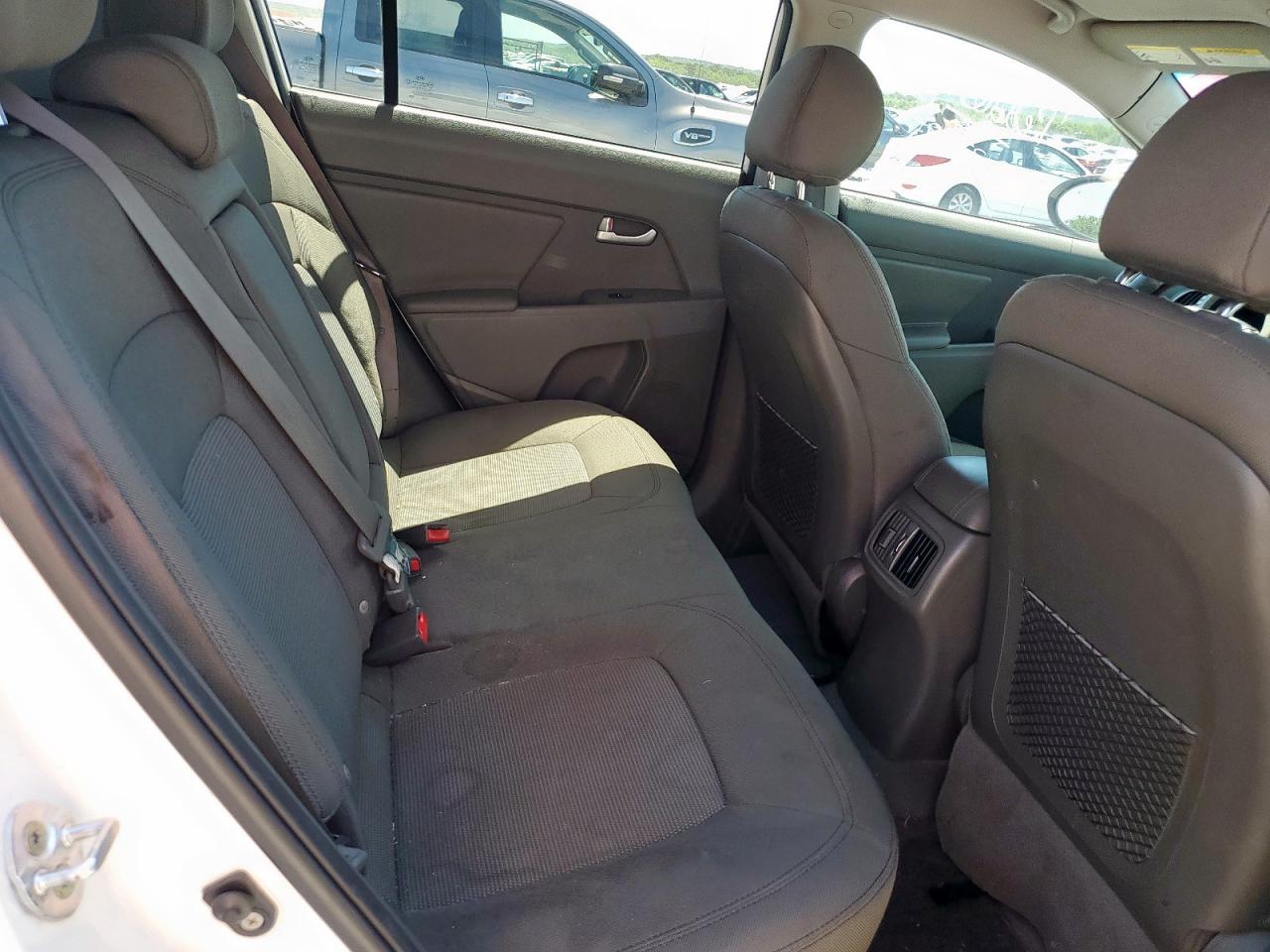 2014 Kia Sportage Base VIN: KNDPB3AC3E7657070 Lot: 63137795