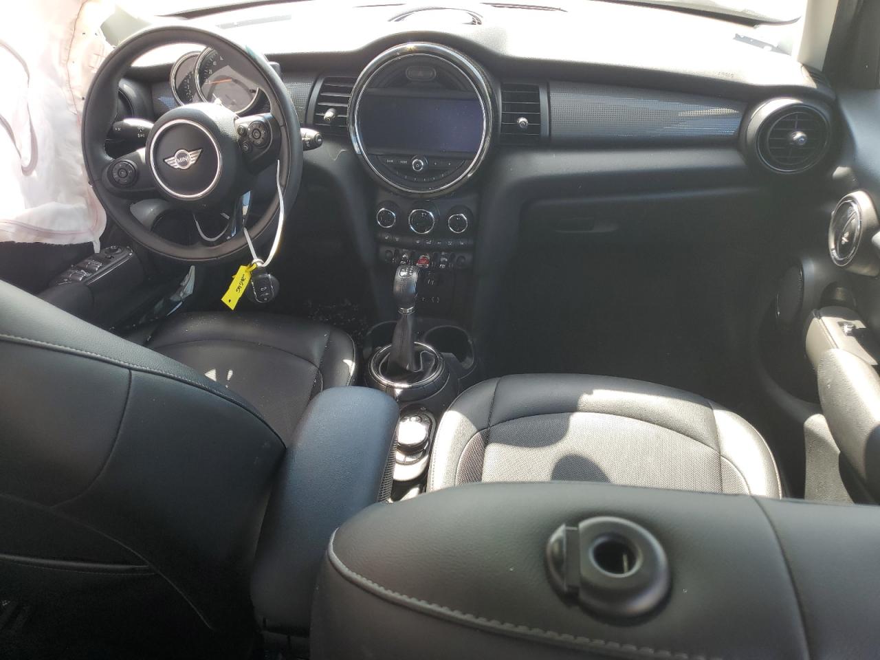 2016 Mini Cooper VIN: WMWXU1C55G2D11826 Lot: 62770515