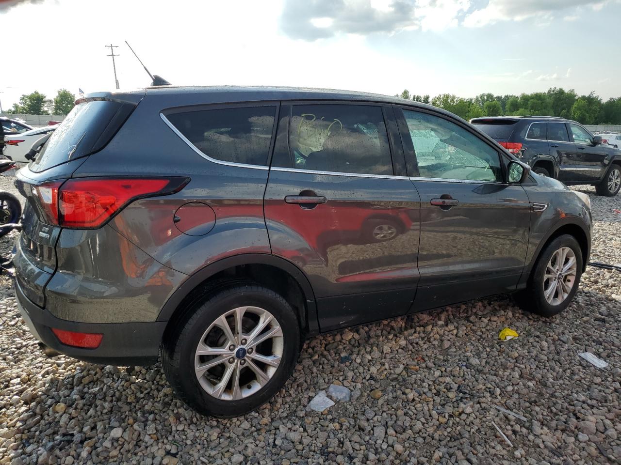 FORD ESCAPE 2019 VIN 1FMCU9GDXKUB30793 фото 3