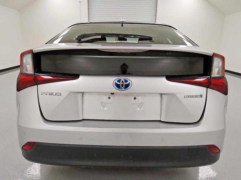  TOYOTA PRIUS 2021 Серебристый