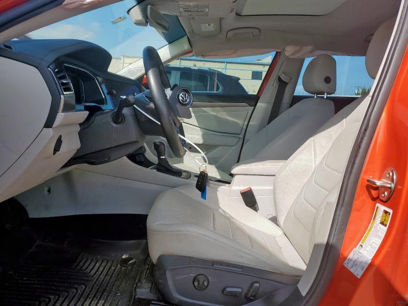  VOLKSWAGEN JETTA 2019 Pomarańczowy