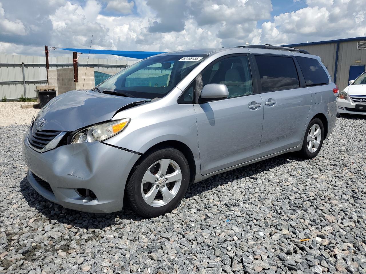 2011 Toyota Sienna Le იყიდება Arcadia-ში, FL - Front End