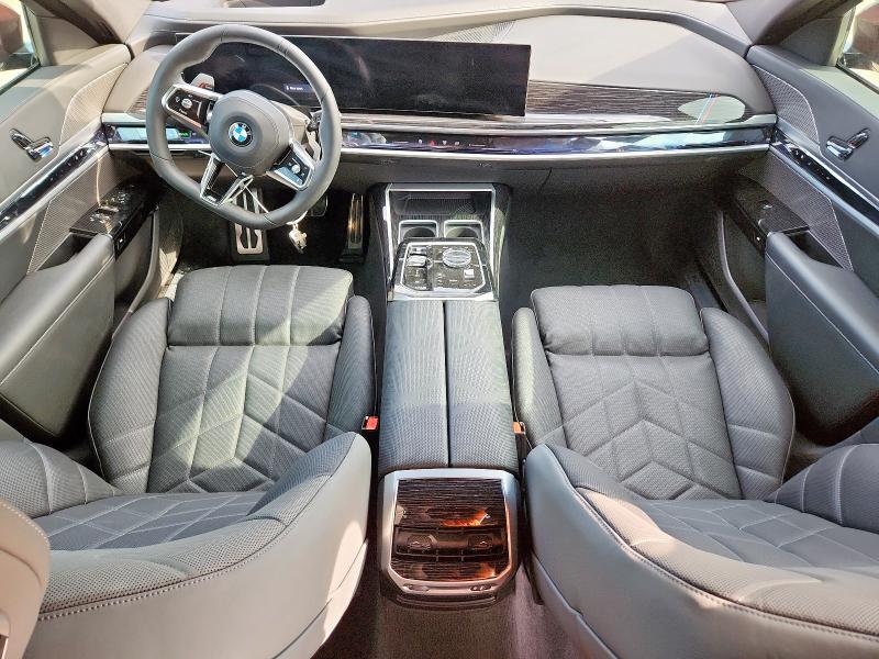  BMW 7 SERIES 2023 Maroon