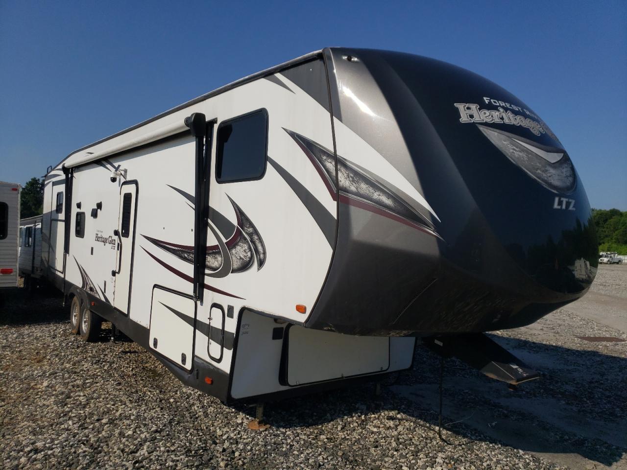 WILDWOOD ALL Models 2018 4X4FWBM28JV701593