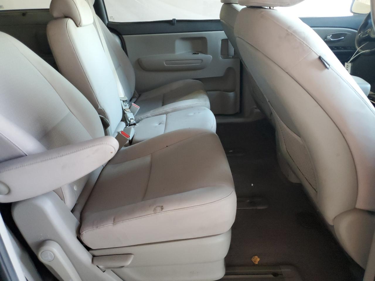 2016 Kia Sedona Lx VIN: KNDMB5C15G6148083 Lot: 61938855