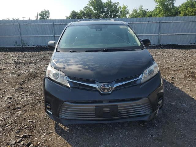 2018 TOYOTA SIENNA XLE  