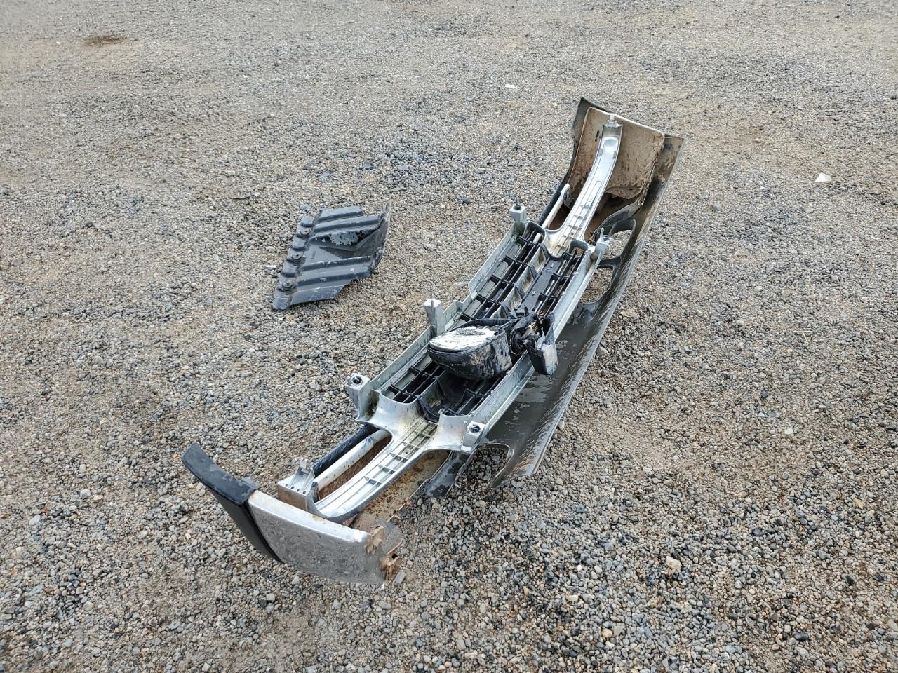 2000 Chevrolet Tahoe K1500 VIN: 1GNEK13T1YJ170876 Lot: 60708925