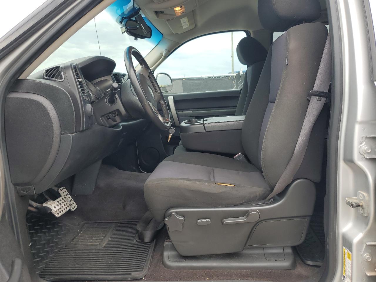 2010 Chevrolet Silverado - Image 7