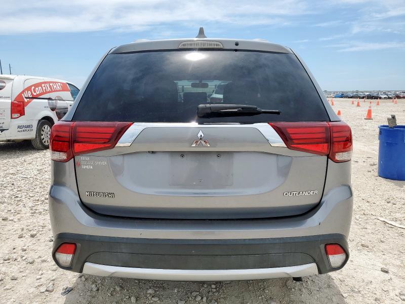  MITSUBISHI OUTLANDER 2018 Сріблястий