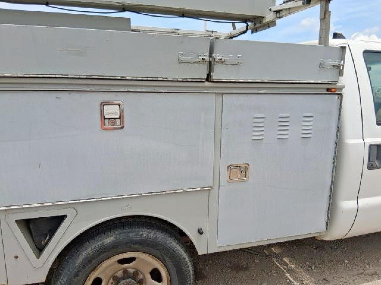 2008 Ford F350 Srw Super Duty VIN: 1FDWF30548EC89545 Lot: 46751155