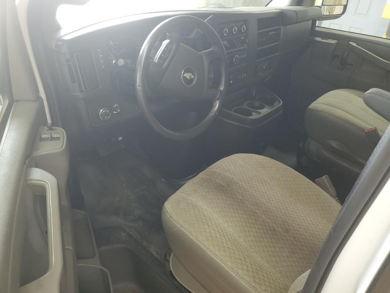 2020 Chevrolet Express G2500 VIN: 1GCWGAFG6L1239504 Lot: 61530555