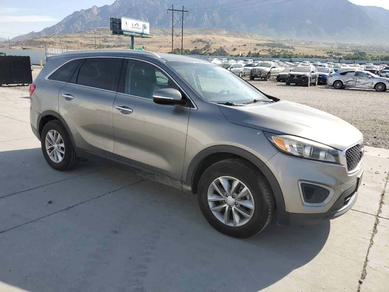 KIA SORENTO 2016 VIN 5XYPG4A39GG010699 фото 4