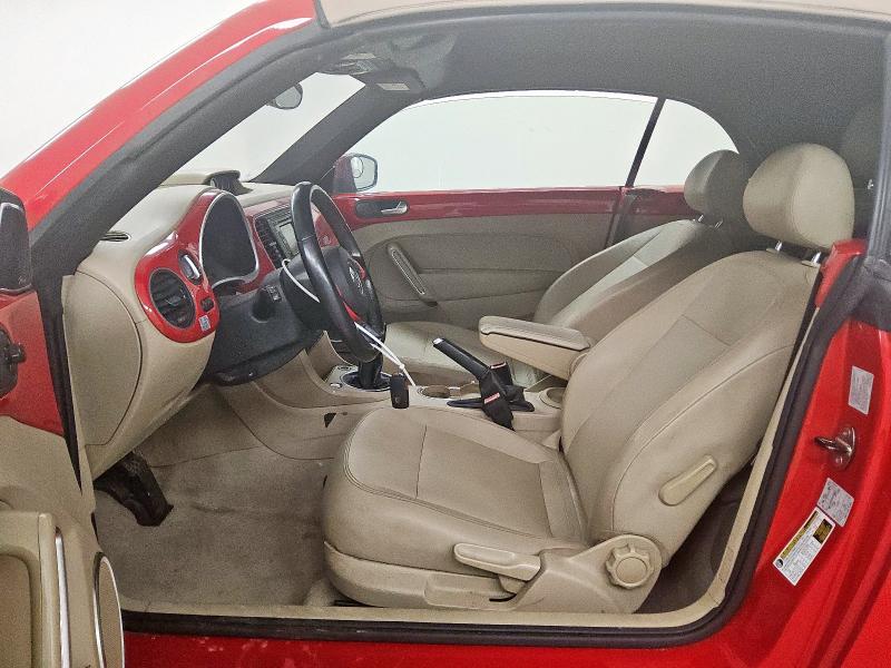  VOLKSWAGEN BEETLE 2013 Czerwony