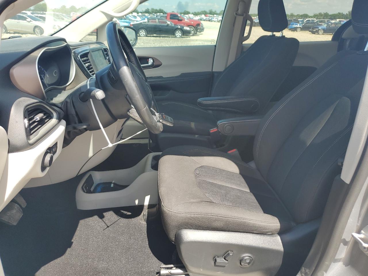 2020 Chrysler Voyager Lx VIN: 2C4RC1CG8LR210028 Lot: 61841675