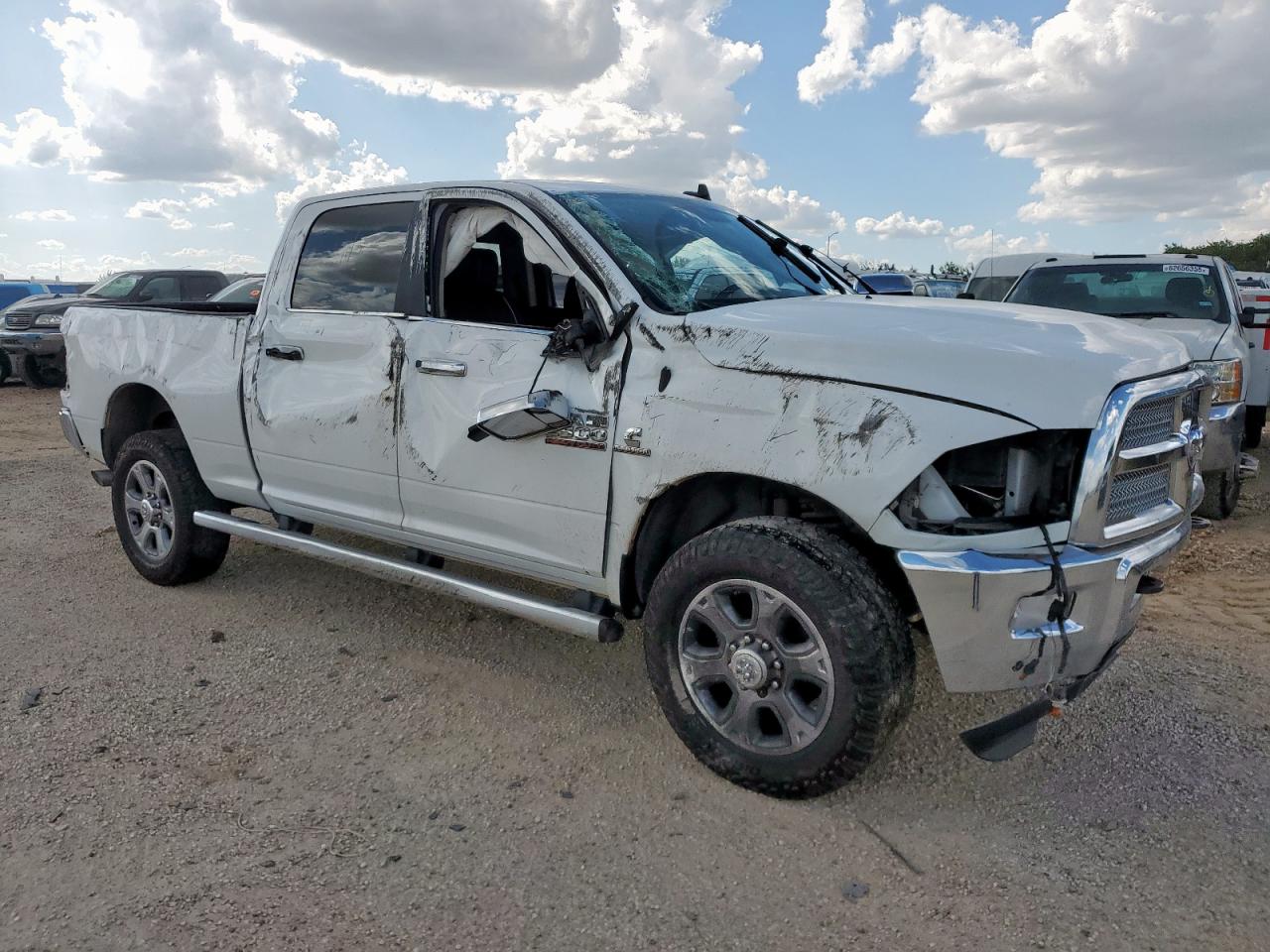 RAM All Models 2018 VIN 3C6UR5DL7JG370553 photo 4
